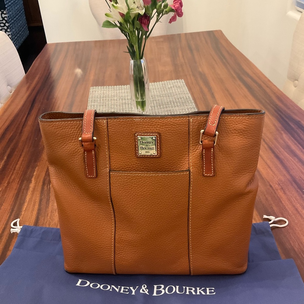 👜 Dooney & Bourke Lexington EUC